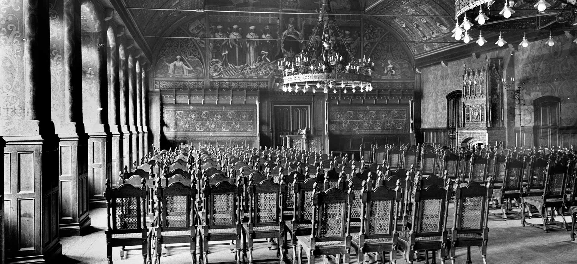 Der von Conrad Wilhelm Hase entworfene Große Saal im Alten Rathaus